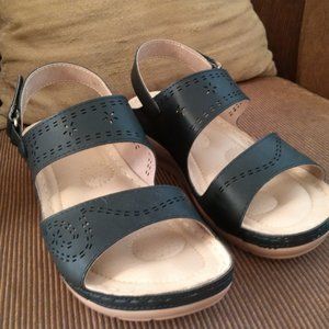 Black Comfort Sandals